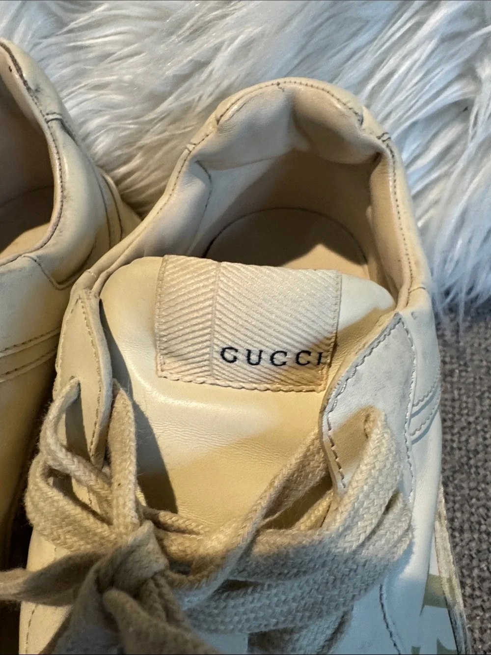 Gucci authentic Cream Leather Chunky Sneakers with Green and Red Stripe